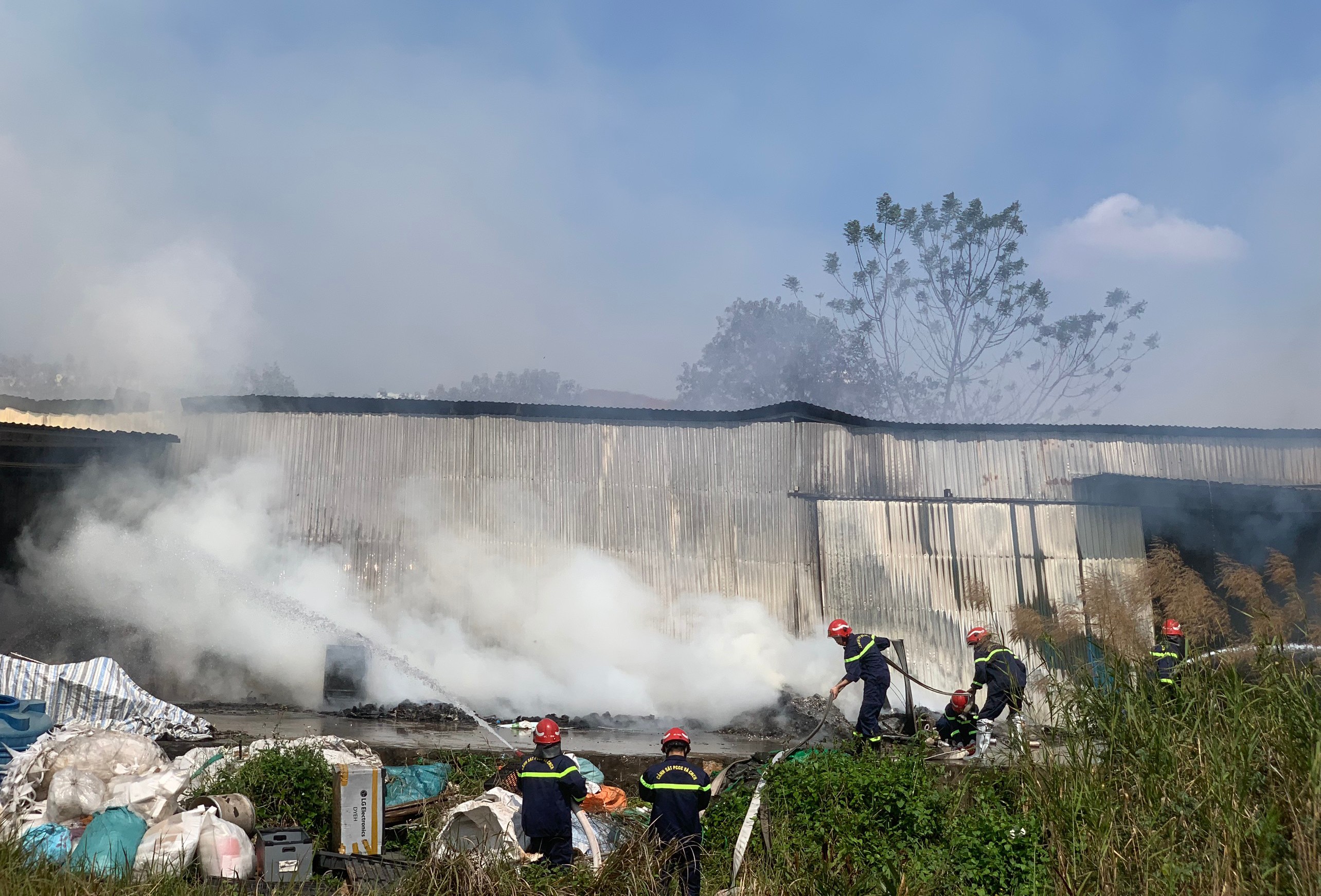 Thông tin về vụ cháy tại xưởng xay nhựa và ép giấy ở tại An Đồng, An Dương